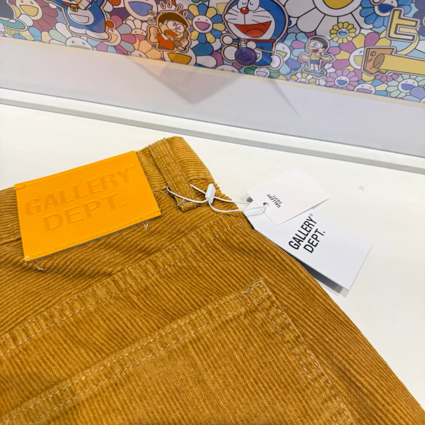 P250 model number: D448 GALLERY DEPT. ss25 limited corduroy splicing embroidered bootcut jeans Size: 28, 30, 32, 34, 36 (S-XXL) Color: Corduroy yellow Size reference: Pants length 100 102 104 106 106 Waist 72 76 80 84 88 Recommended weight S (about 110 pounds) M (about 120 pounds) L (about 140 pounds) XL (about 165 pounds) XXL (about 185 pounds)